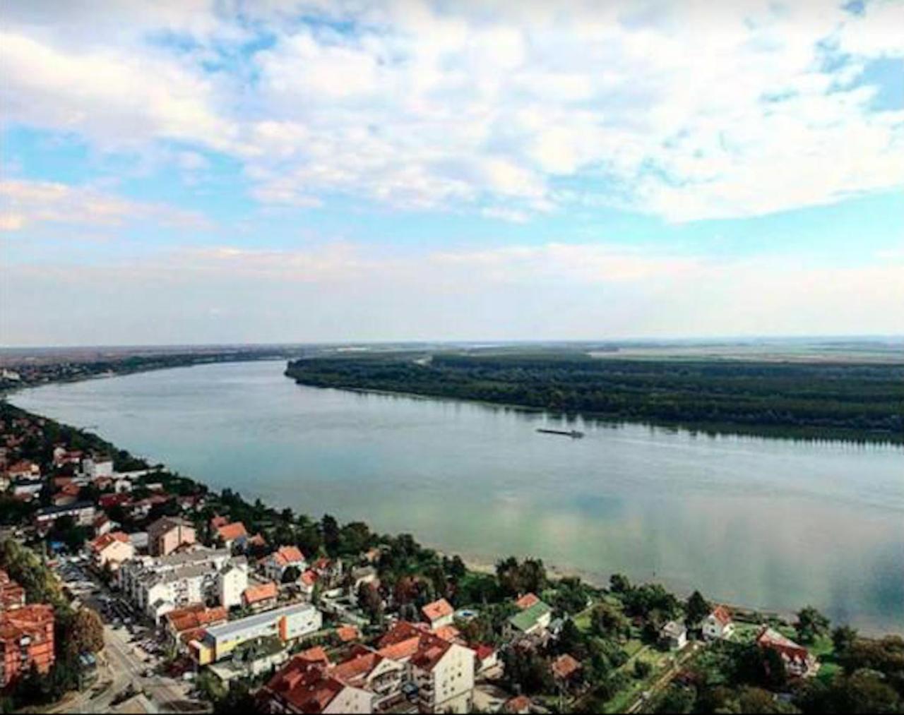 Prenociste Dunav Novi Banovci Exterior foto
